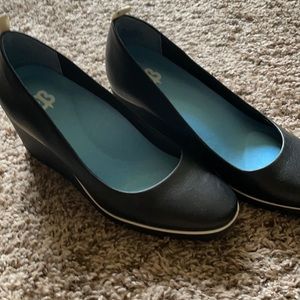 Betabrand black wedges